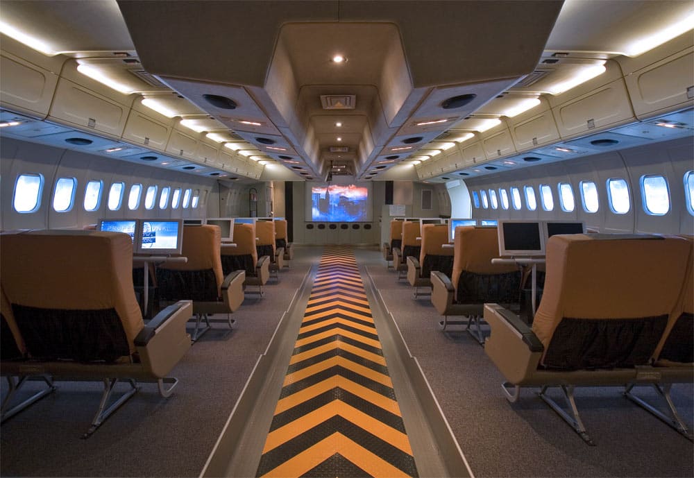 FSC news Paolo Nespoli on the B737NG sim training room